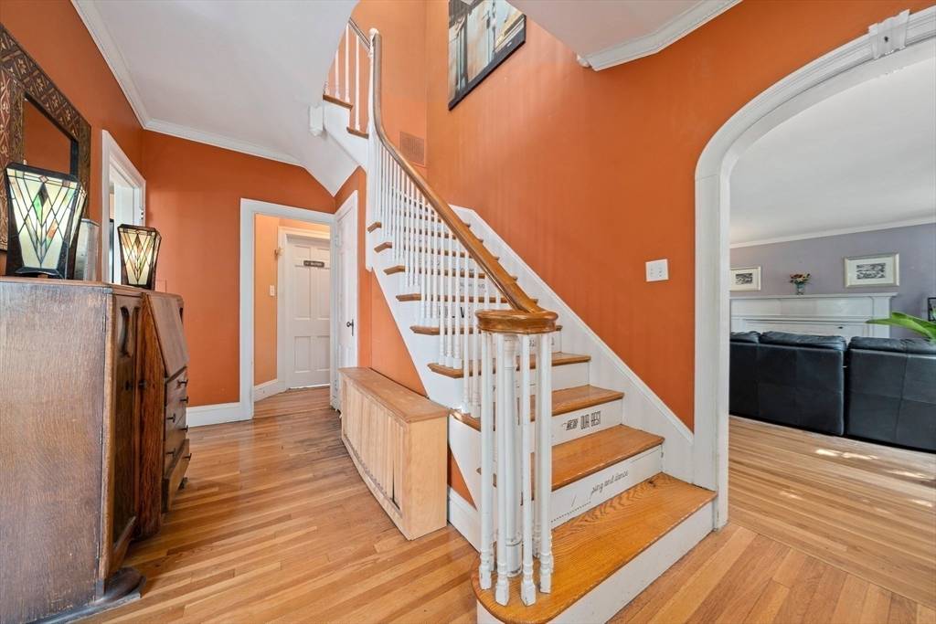 Newton, MA 02459,56 West Boulevard Rd