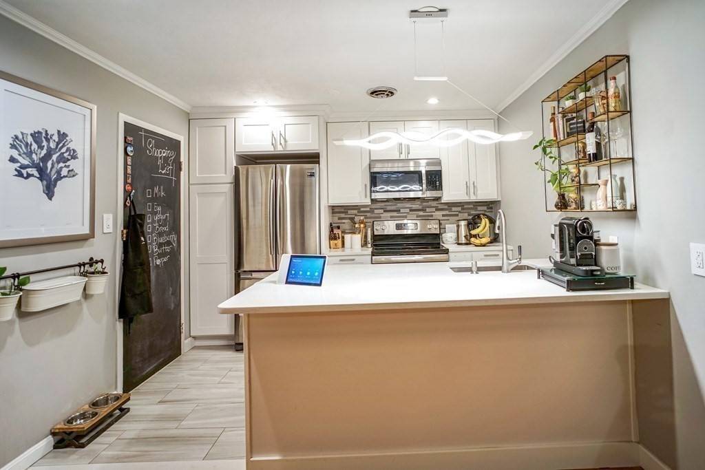 Watertown, MA 02472,12 Riverside St #1-3