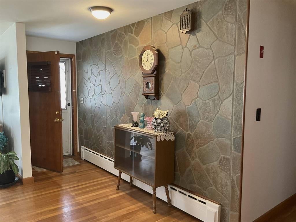 Leominster, MA 01453,505 Central St