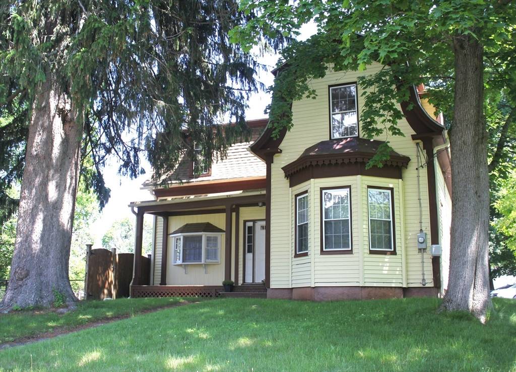 Winchendon, MA 01475,32 Ash St