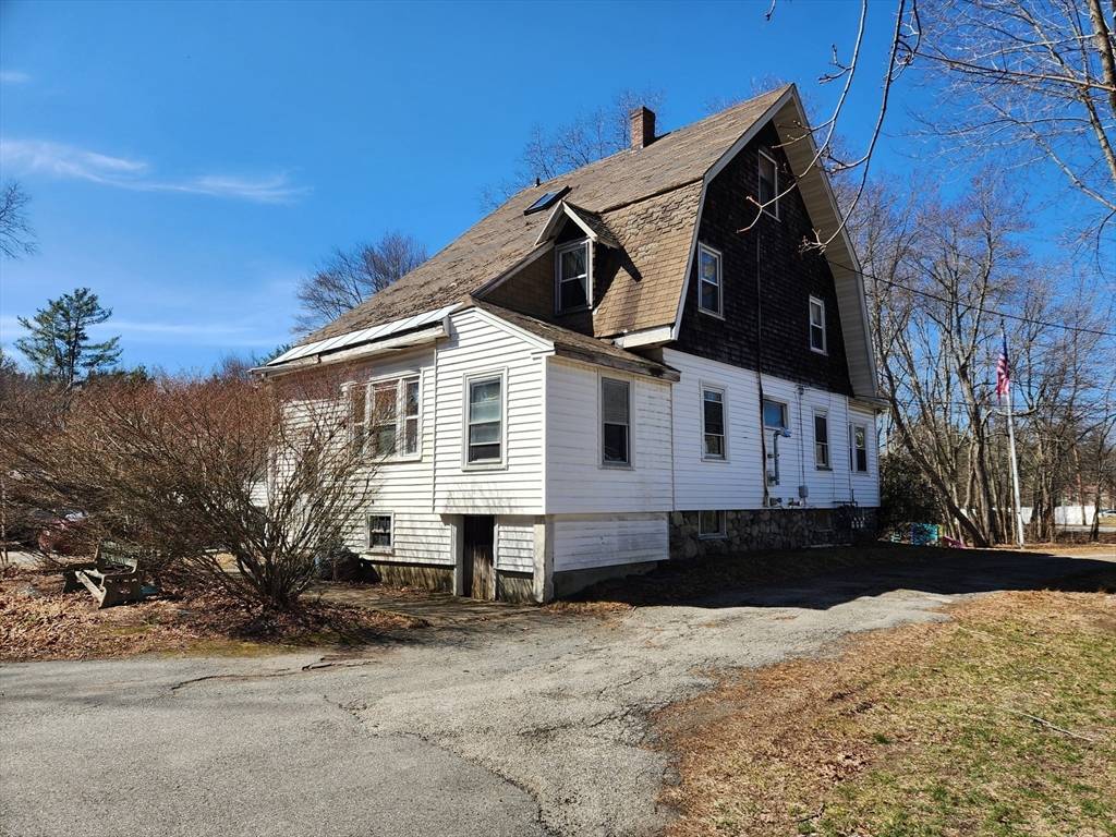 Haverhill, MA 01830,889 Amesbury Rd