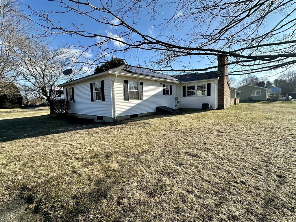 Hadley, MA 01035,9 Hadley Pl