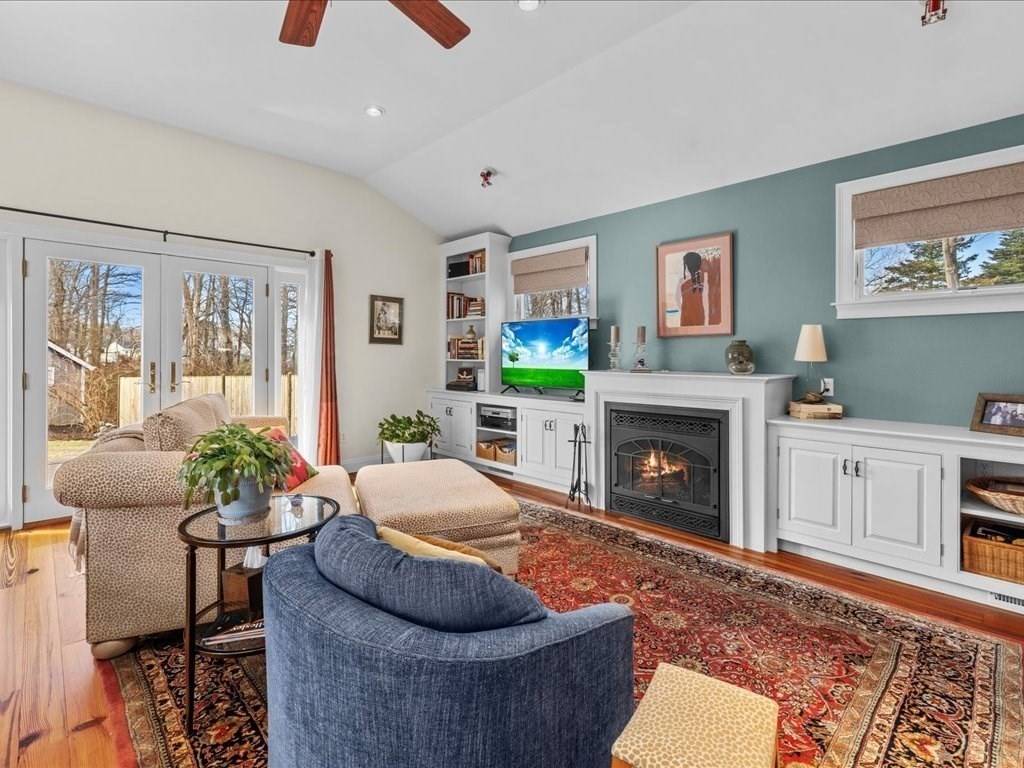 Hingham, MA 02043,26 Wompatuck Rd