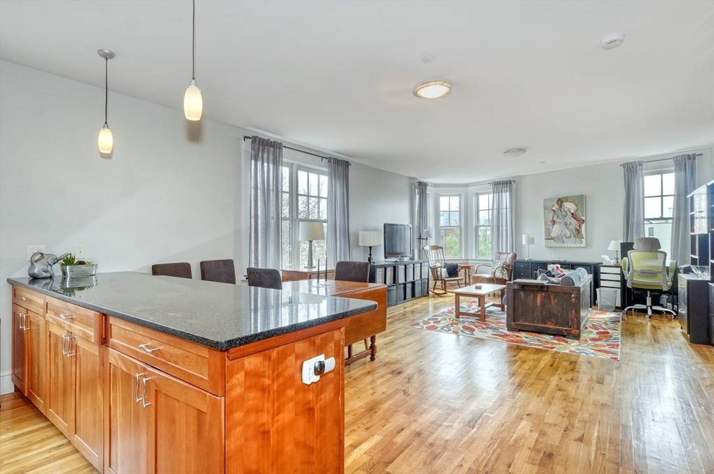 Somerville, MA 02143,432 Norfolk St #4B