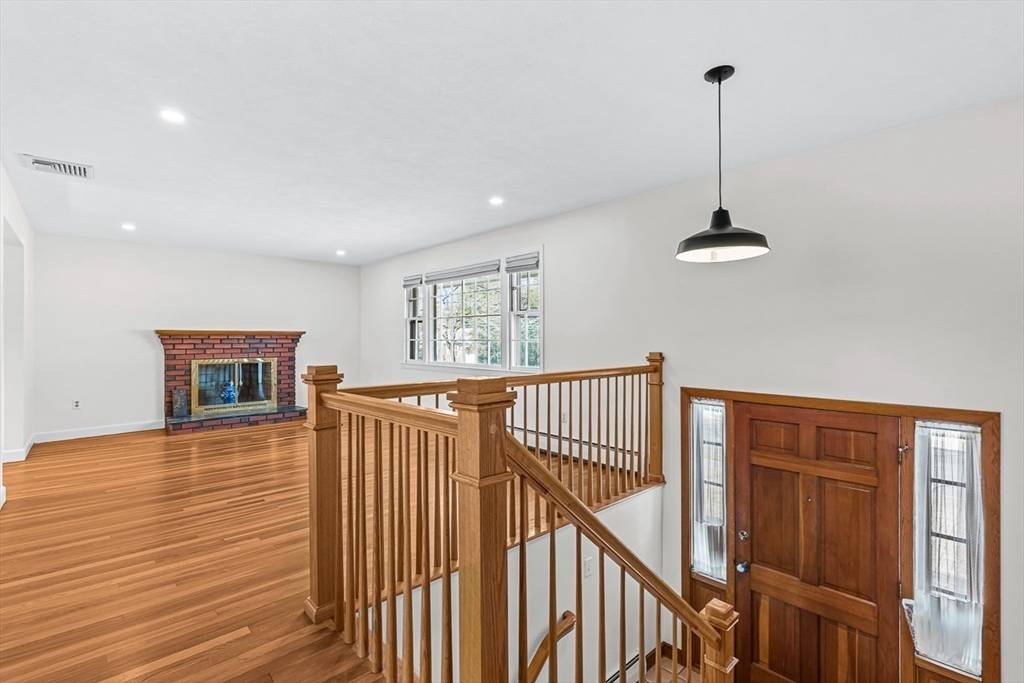 Newton, MA 02462,22 Sherrin Rd