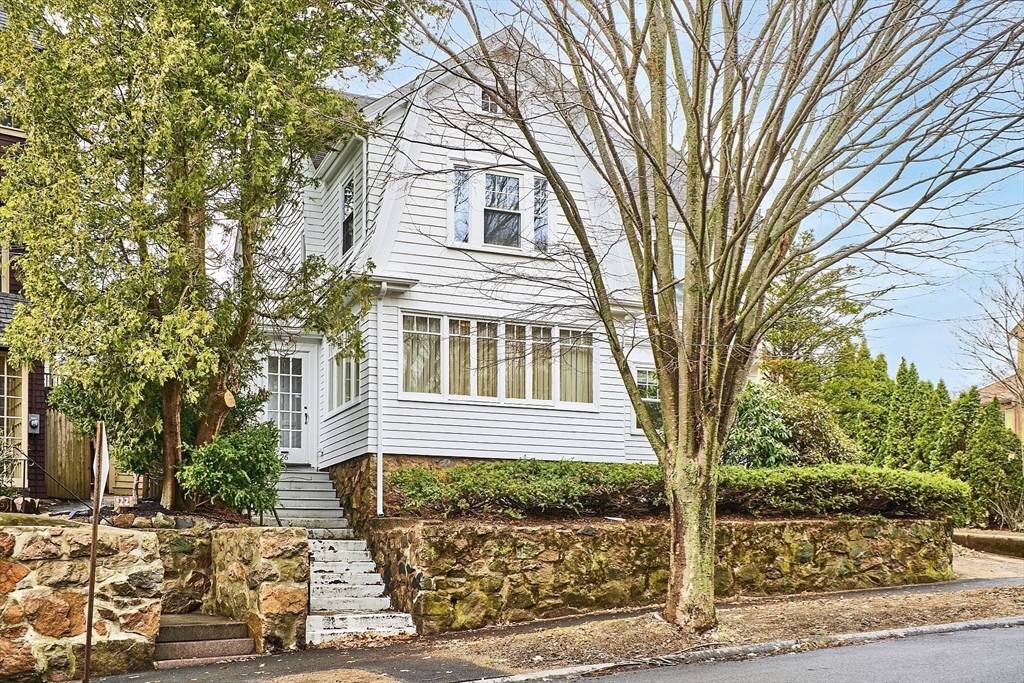 Swampscott, MA 01907,26 Walker Rd