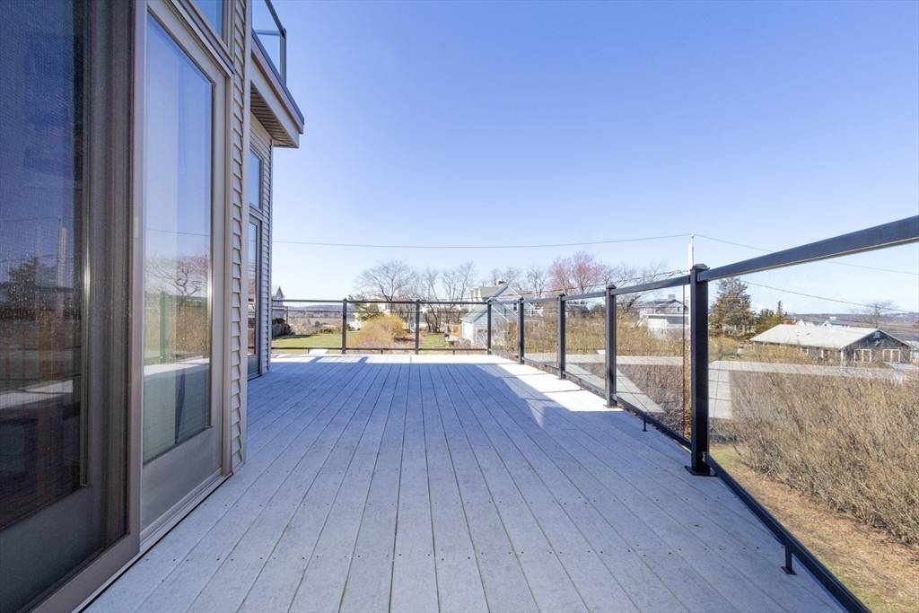 8 Goldfinch Way Ipswich, MA 01938