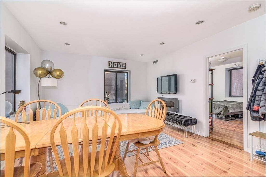Boston, MA 02113,90 Salem St #3F