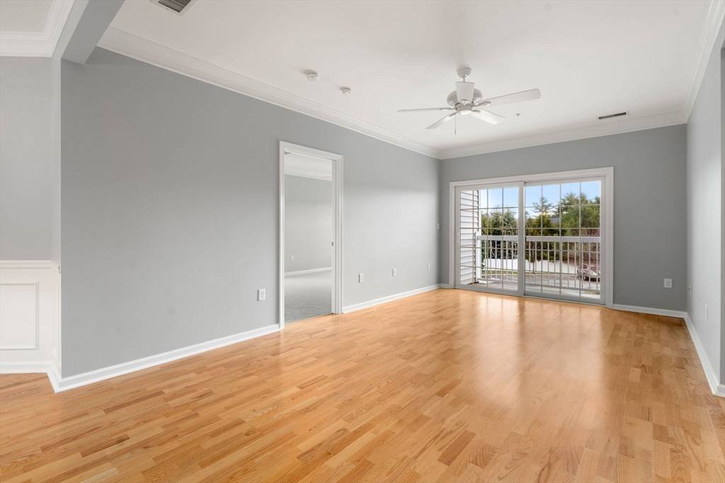 204 Clocktower Drive #206 Waltham, MA 02452