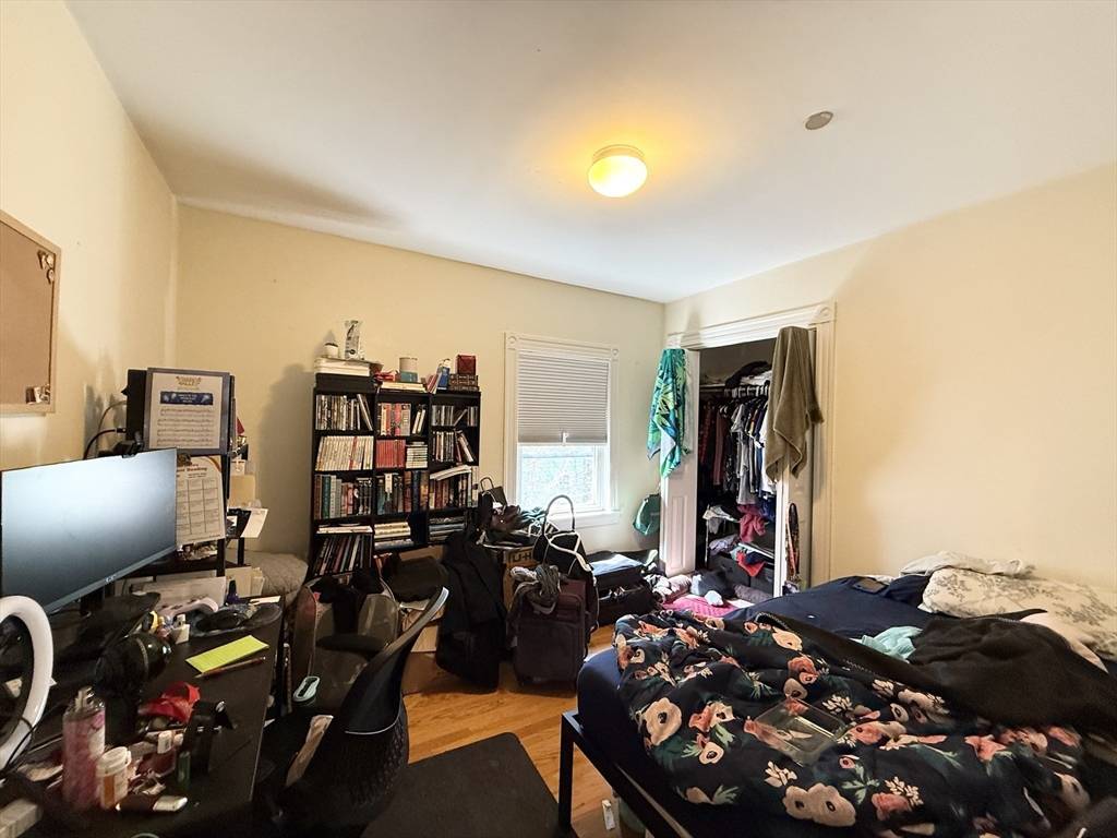 Cambridge, MA 02139,33 Roberts Rd #2L