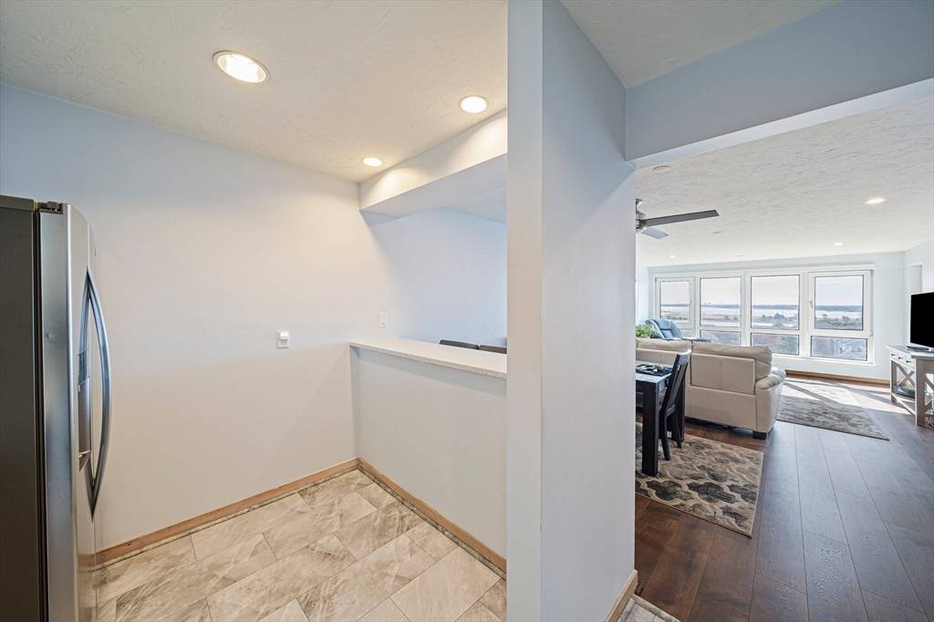 Quincy, MA 02171,1001 Marina Drive #612
