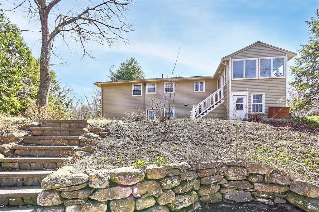 Concord, MA 01742,11 N Branch Rd
