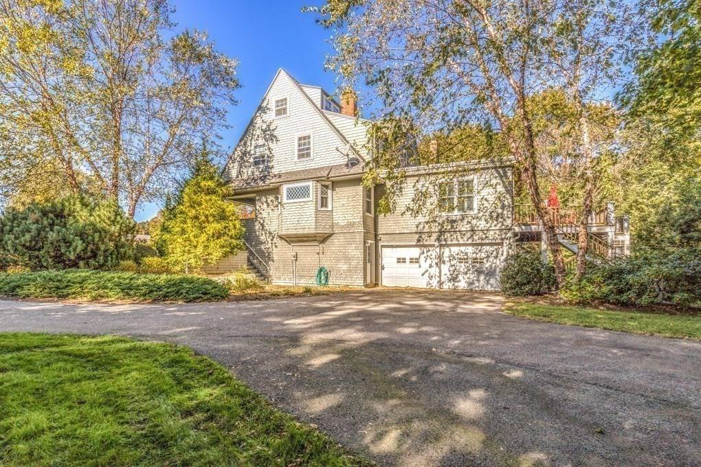 Beverly, MA 01915,6 Chanticleer Dr