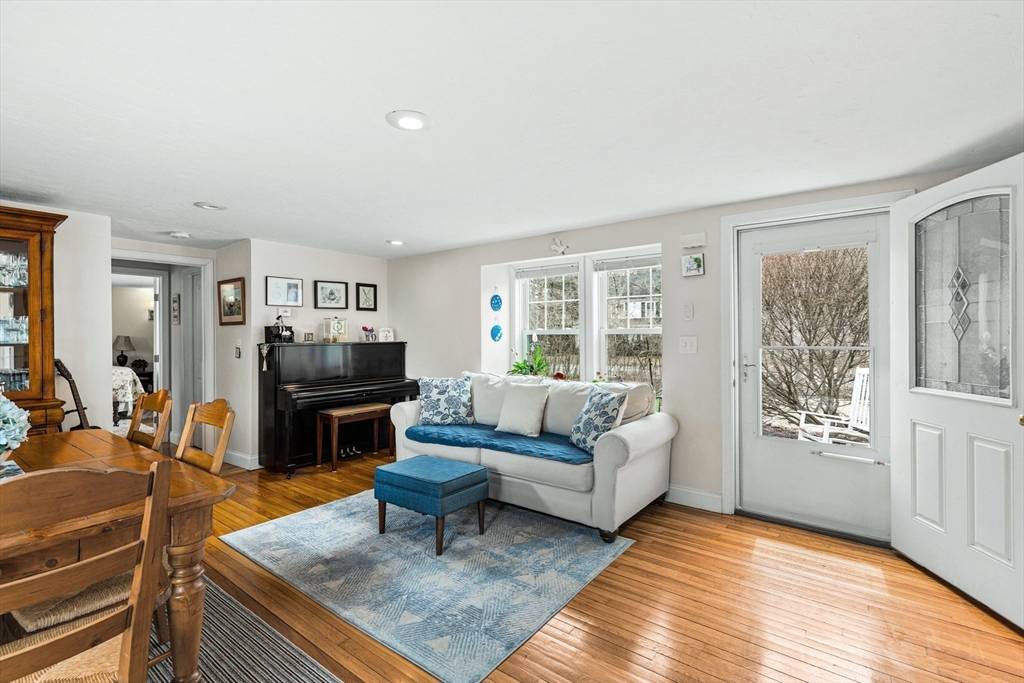 59 Wapping Rd Kingston, MA 02364