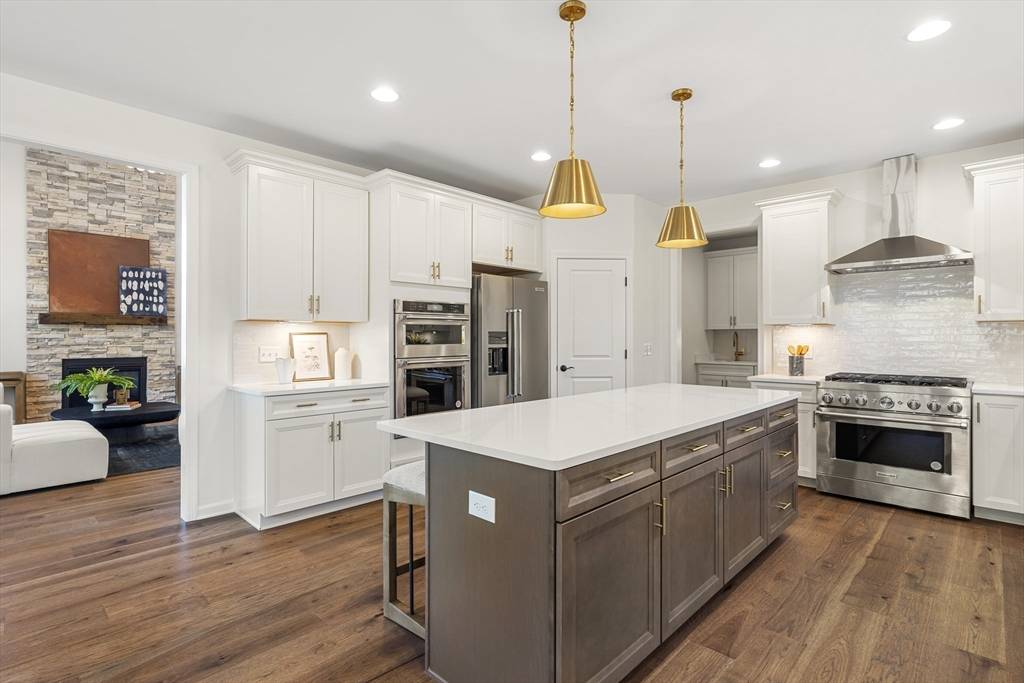 Norton, MA 02766,15 Lloyd Circle #37