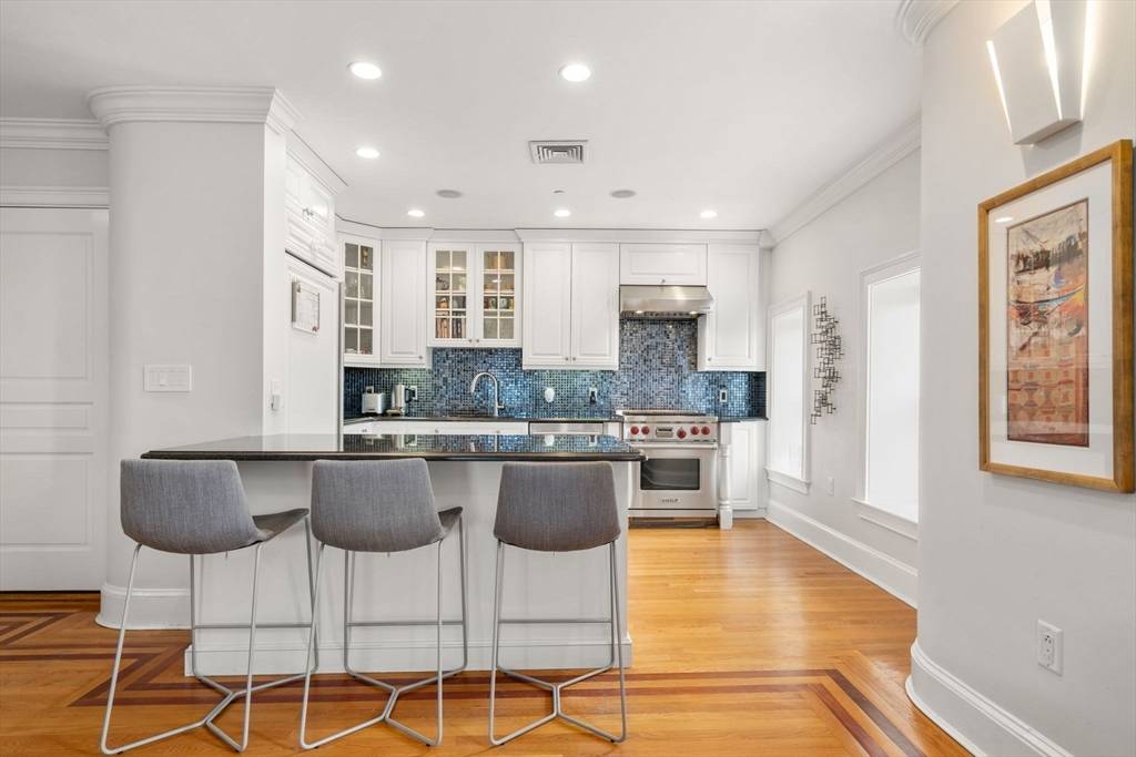 364-366 Tappan St #4 Brookline, MA 02445