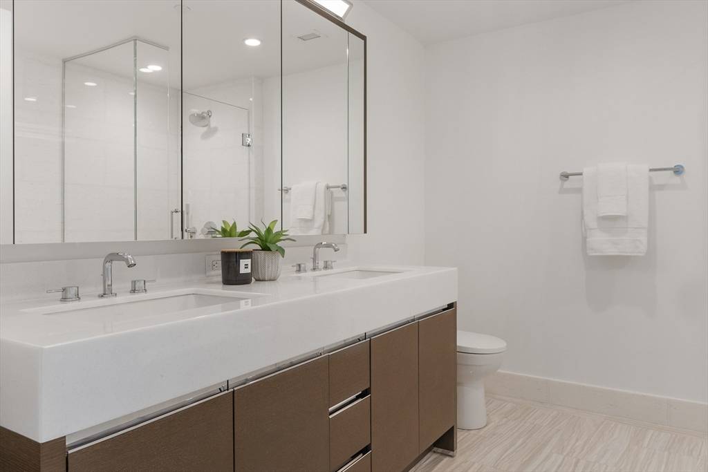 100 Lovejoy Wharf #PH-1C Boston, MA 02114