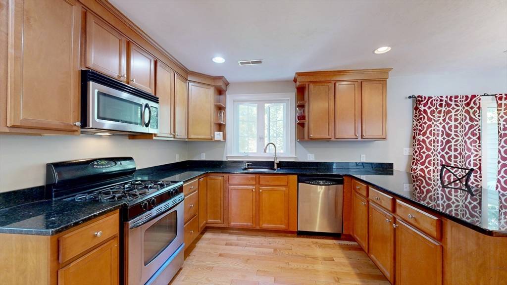 North Reading, MA 01864,8 Pilgrim St #5