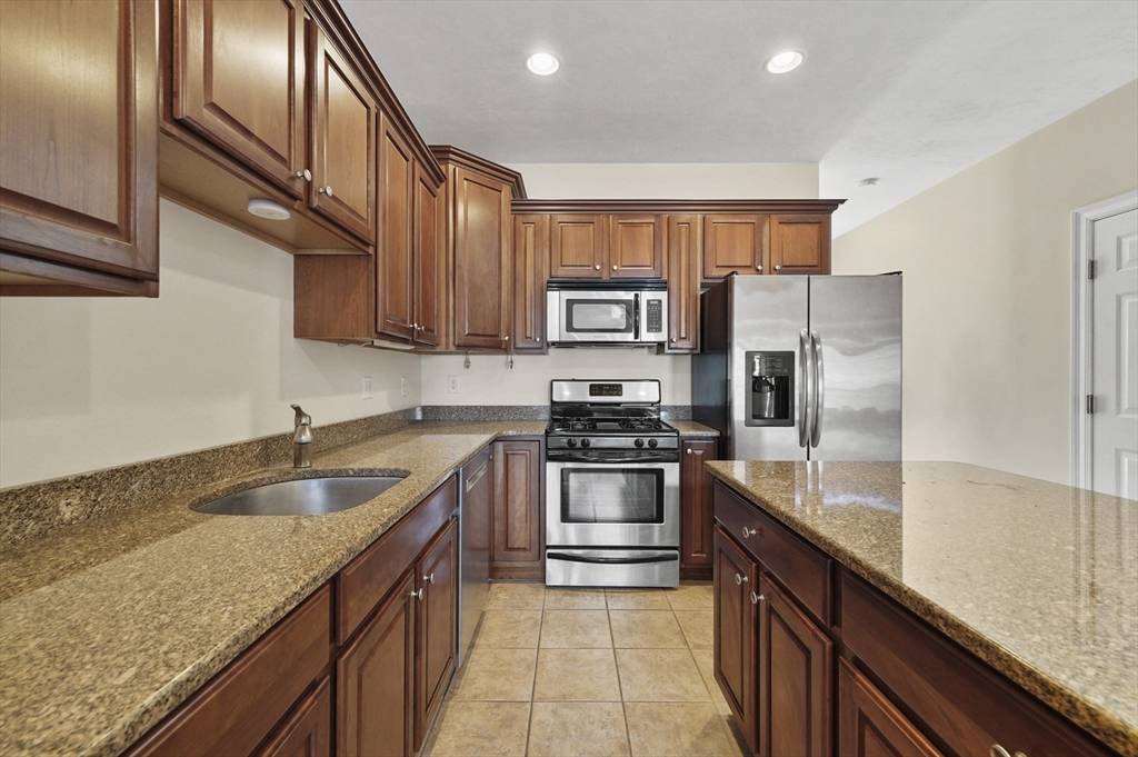 Shrewsbury, MA 01545,20 Taha Drive #20