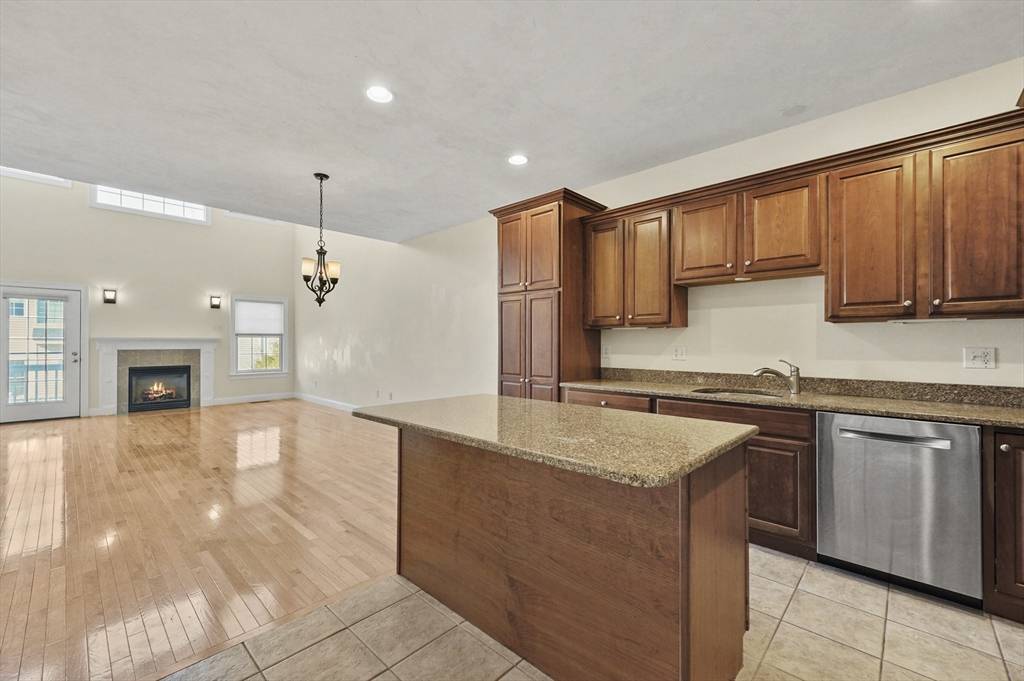 Shrewsbury, MA 01545,20 Taha Drive #20