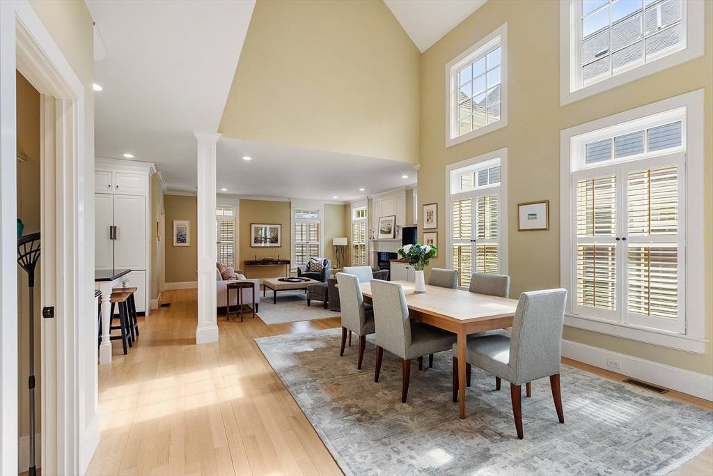 Medfield, MA 02052,4 Maple Street