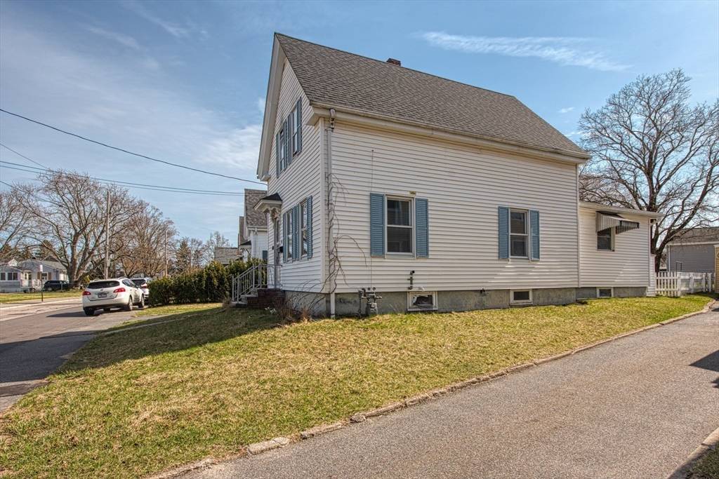 Taunton, MA 02780,50 Floral St