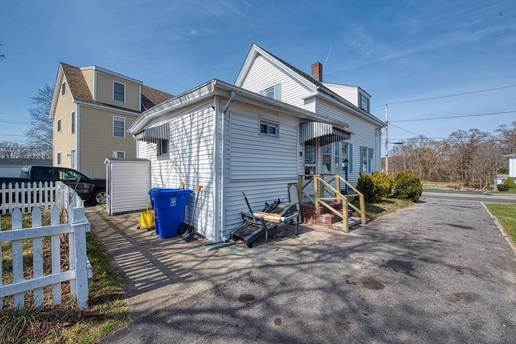 Taunton, MA 02780,50 Floral St