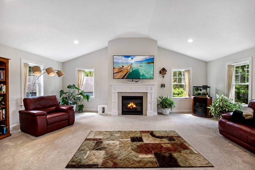 Ashland, MA 01721,585 Chestnut Street
