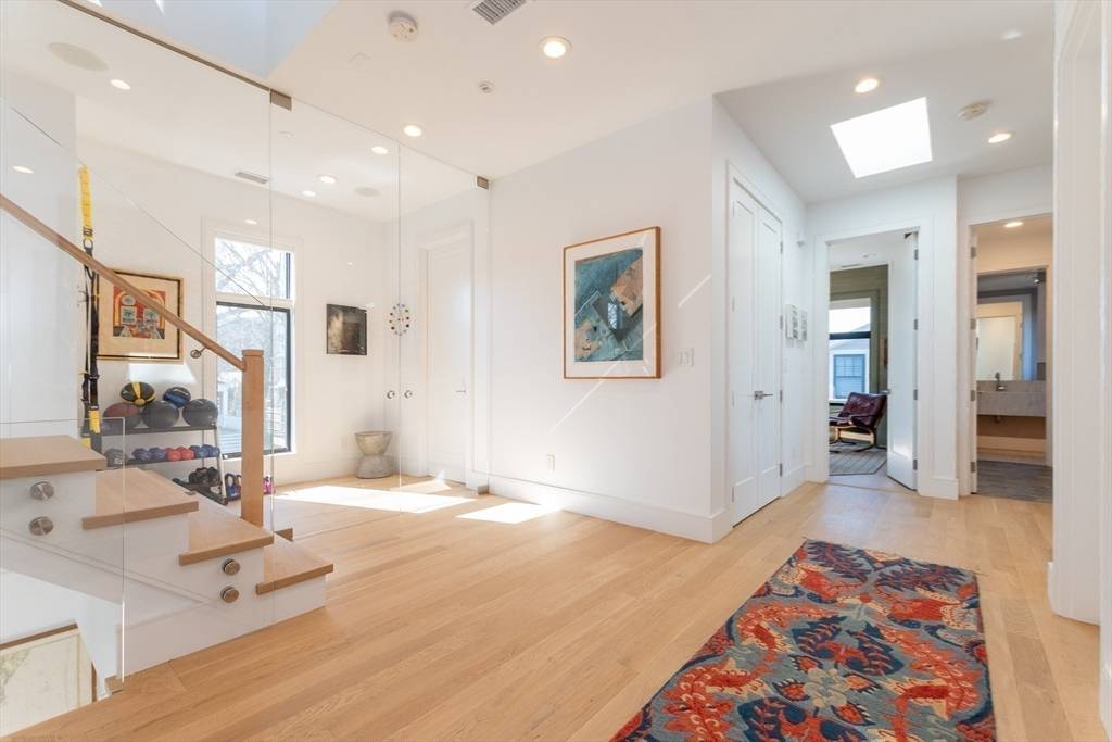 Brookline, MA 02445,28 Colbourne Cres #U28