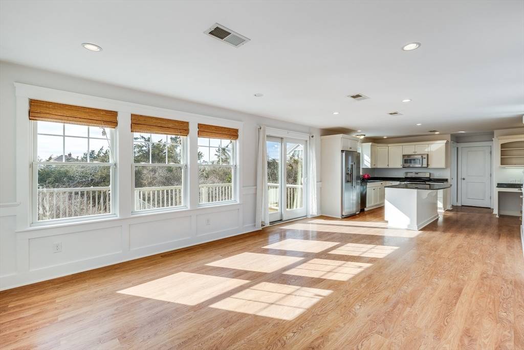 Falmouth, MA 02556,56 Hunt St