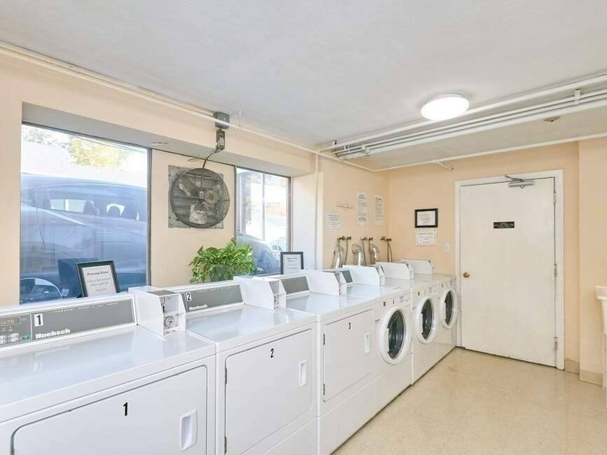 215 Massachusetts #36 (21) Arlington, MA 02474