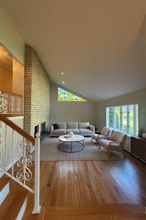 Winchester, MA 01890,5 Azalea Rd