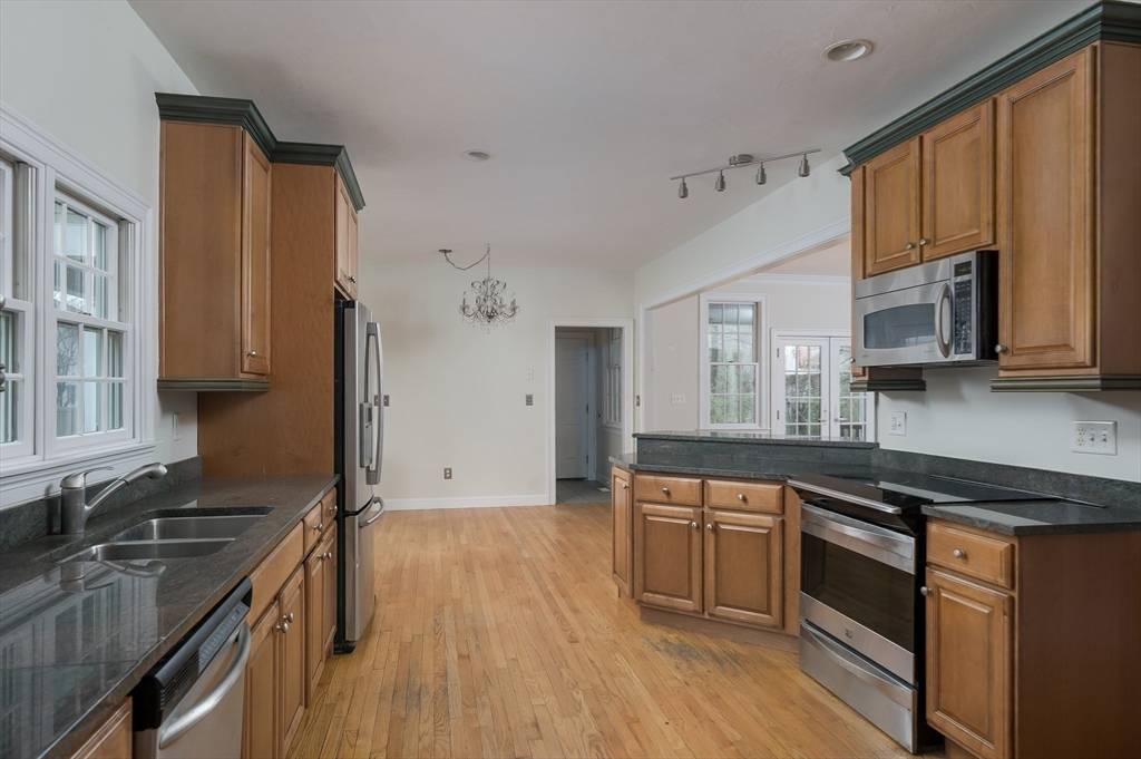Sterling, MA 01564,38 Sandy Ridge Rd