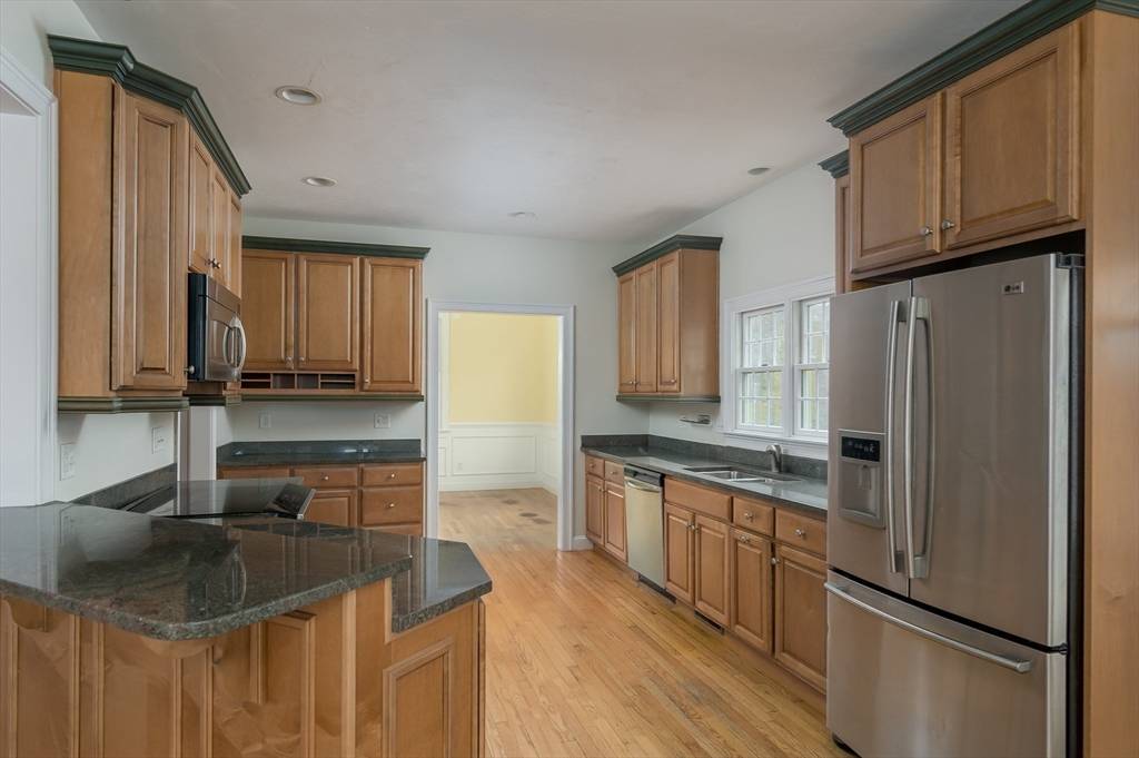 Sterling, MA 01564,38 Sandy Ridge Rd