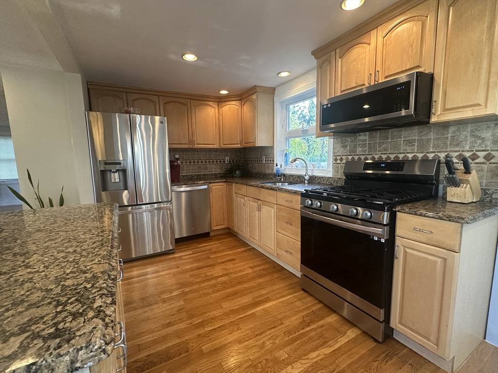 Wakefield, MA 01880,18 Walton Street