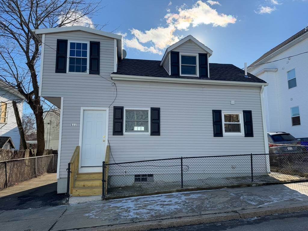 Fall River, MA 02720,511 Bank St