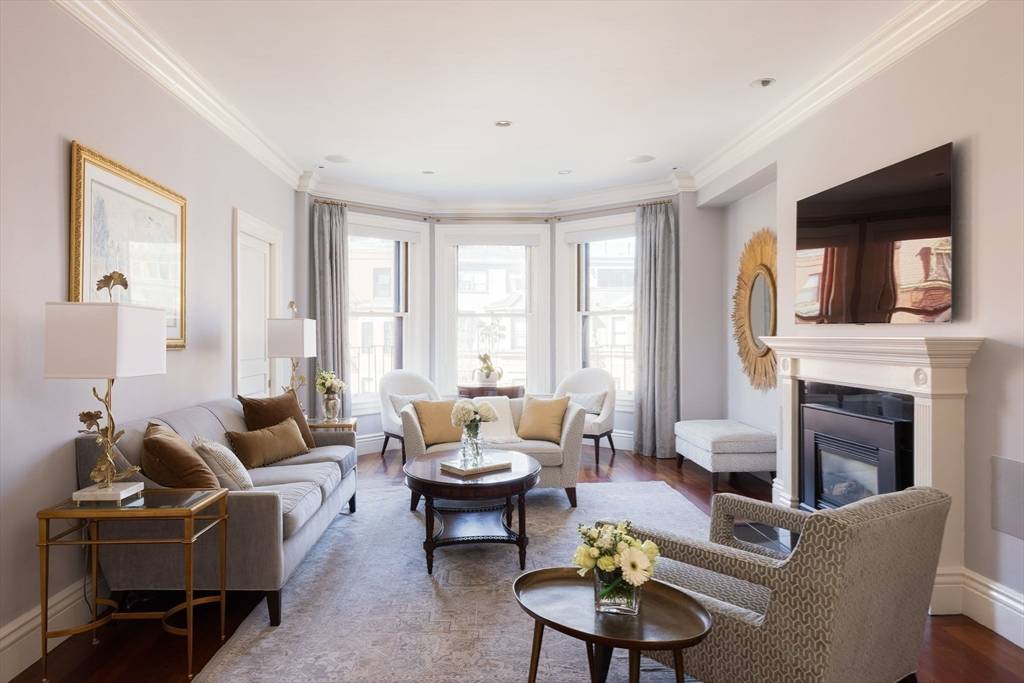 Boston, MA 02115,392 Marlborough Street #3
