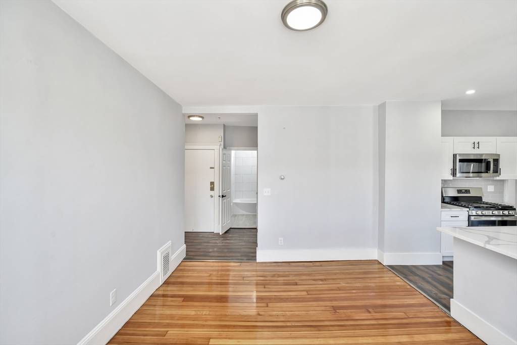 Boston, MA 02122,6 Gibson St #2