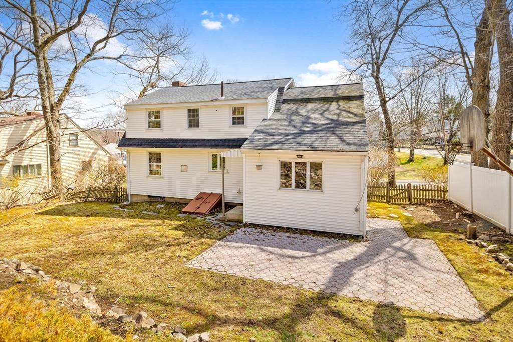 Dedham, MA 02026,88 Fox Meadow Ln