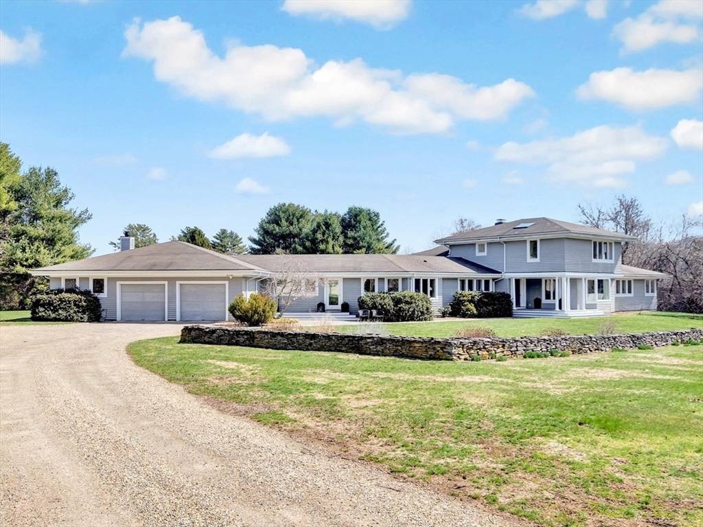 Hamilton, MA 01982,36 Moulton Street