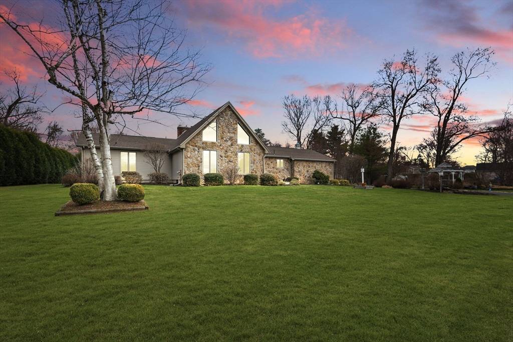 Agawam, MA 01001,86 Willow Brook Drive