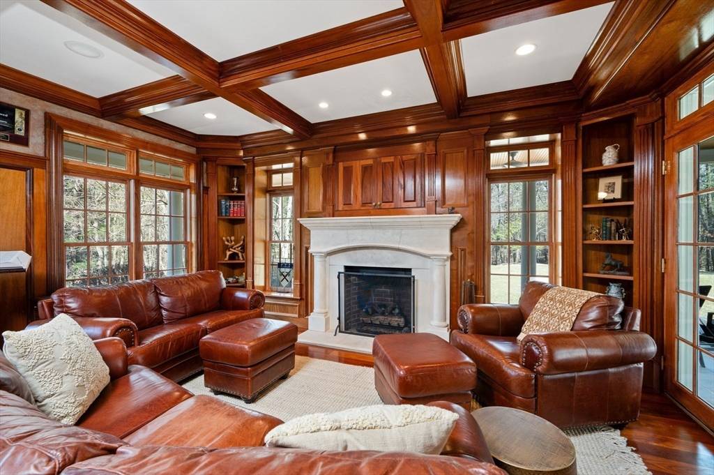 3 Stone Bridge Lane Milton, MA 02186
