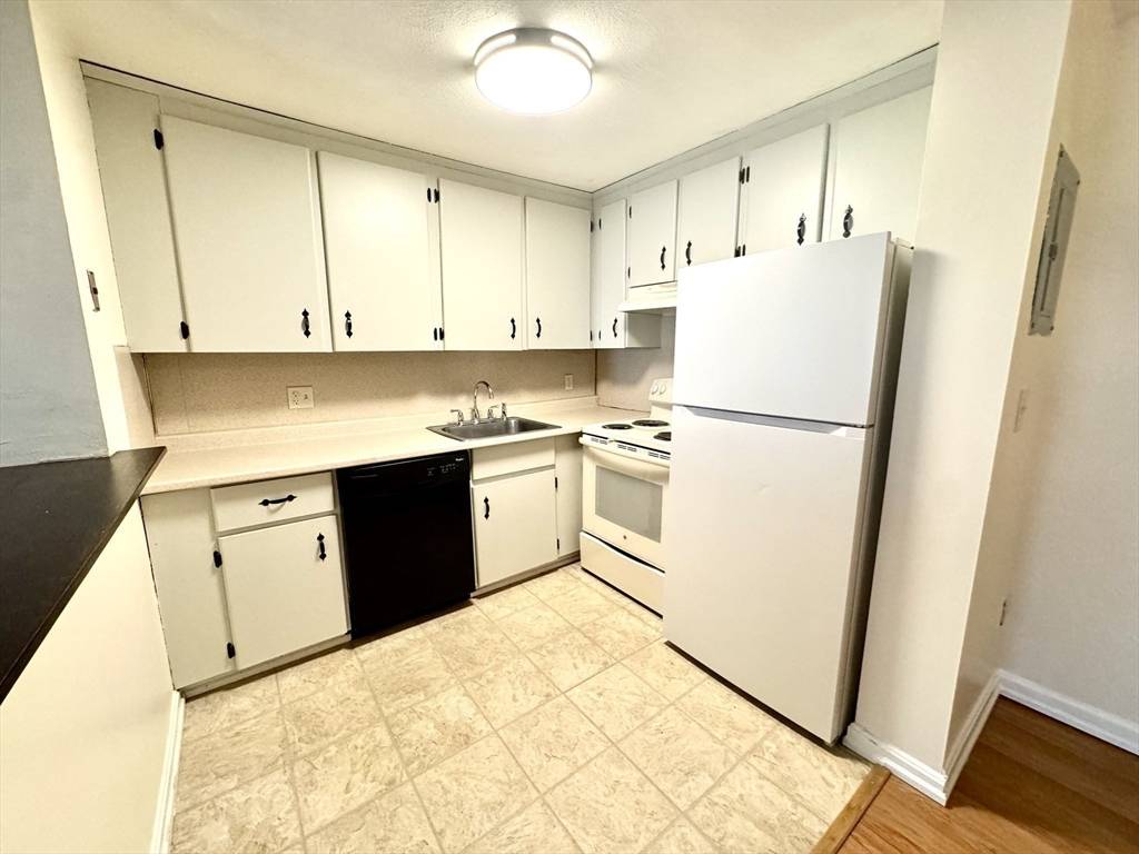 Rockland, MA 02370,490 Union Street #26