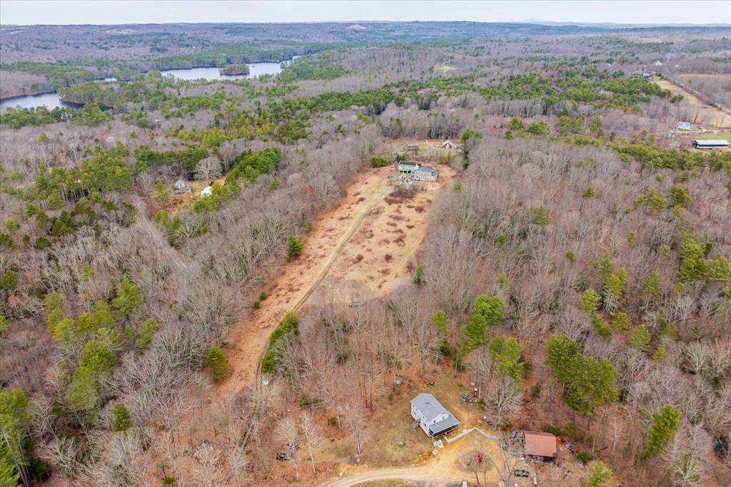 Spencer, MA 01562,40 Brooks Pond Rd
