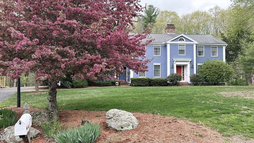 Sturbridge, MA 01566,28 Woodside Cir
