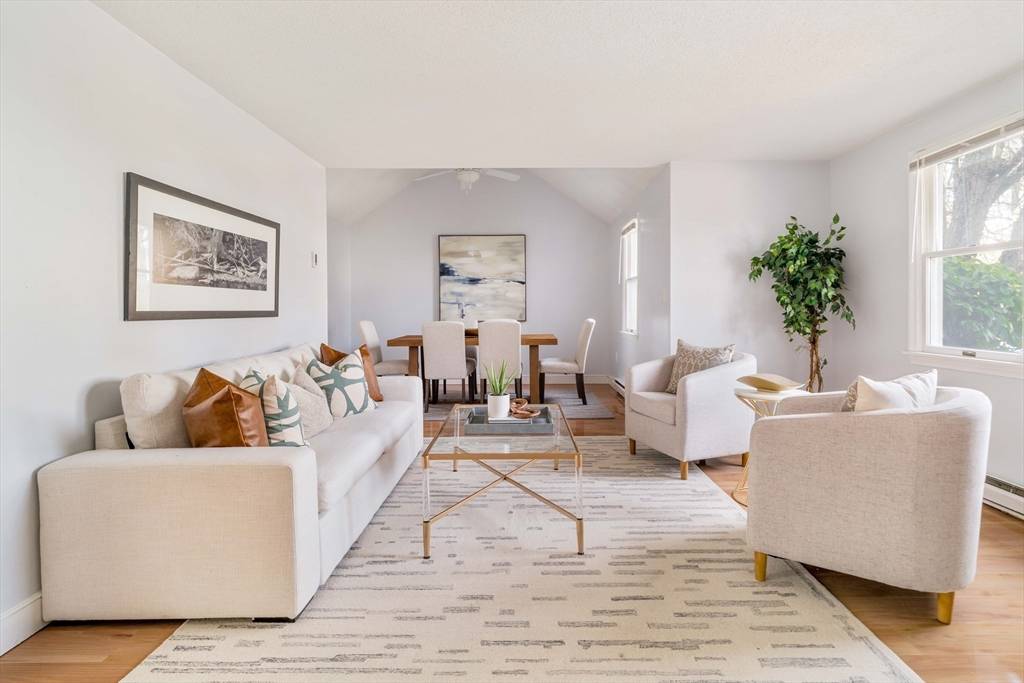 Boston, MA 02136,8 Victoria Heights #8