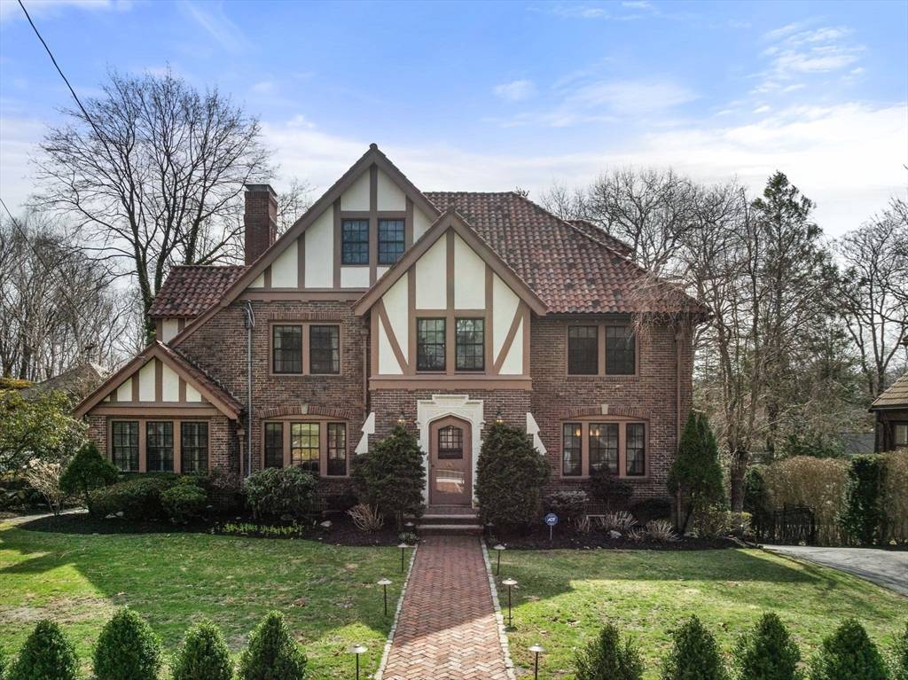 Newton, MA 02465,185 Valentine St