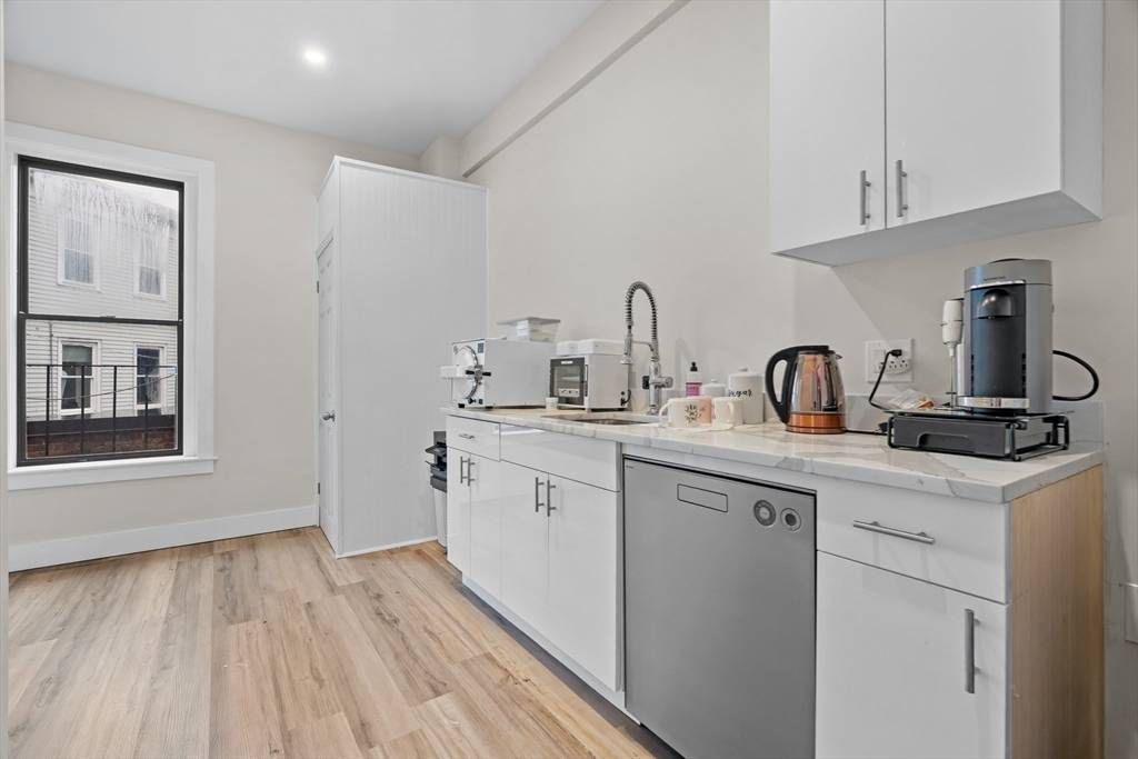 23-25 Meridian St Boston, MA 02128
