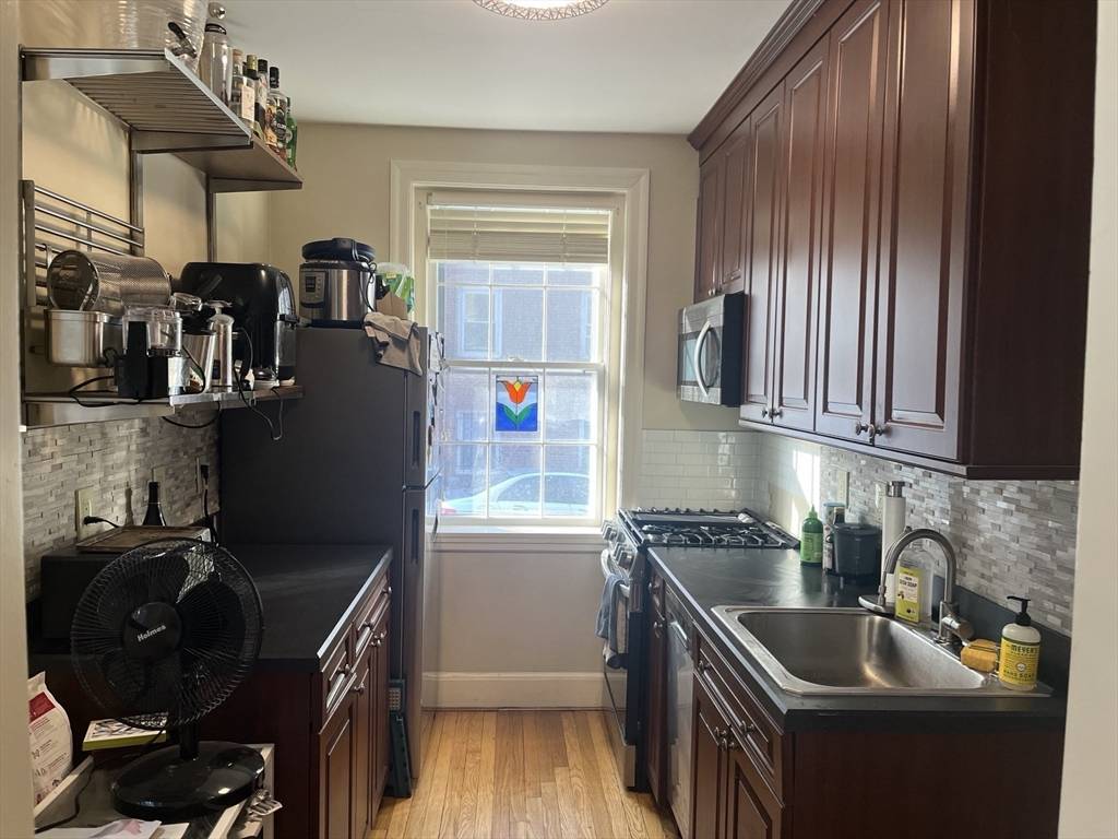 Cambridge, MA 02139,393 Broadway #1