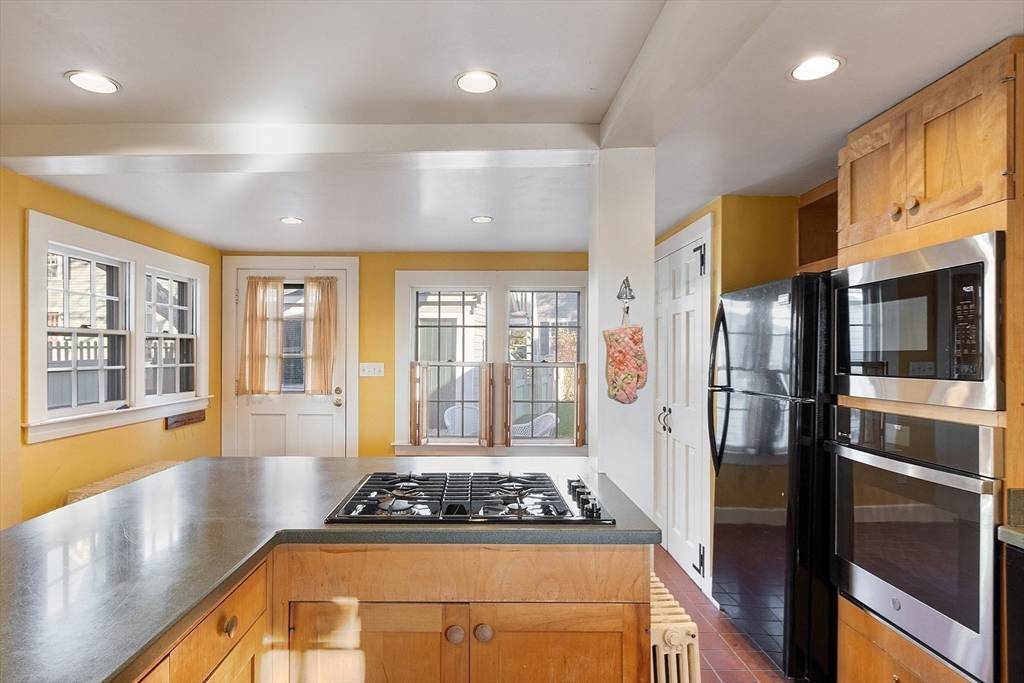 35 Central St Manchester, MA 01944